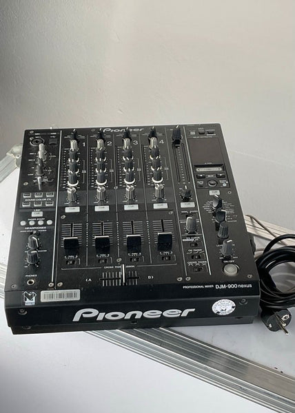 Pioneer DJM-900 Nexus DJ Mixer with Case – Club Standard