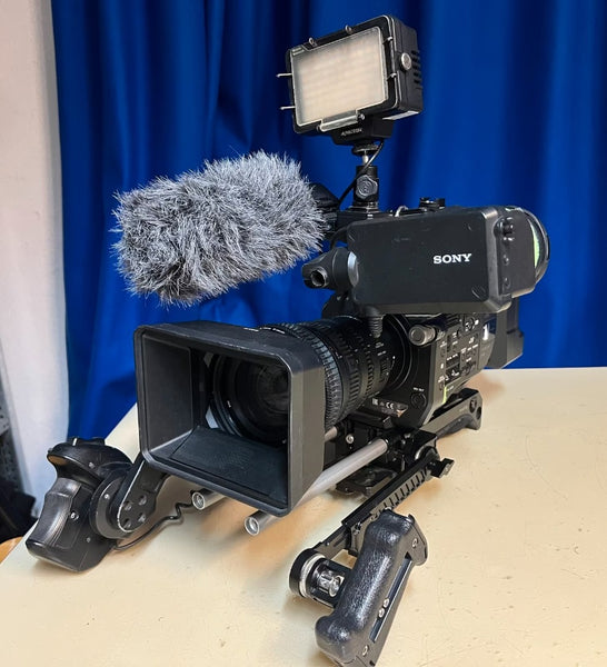 Sony PXW‑FS7 with E PZ 18‑110mm F4 G OSS Lens Kit
