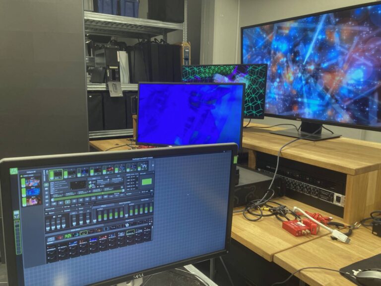 Green Hippo Karst Media Server Kit with Case | 4K, NDI