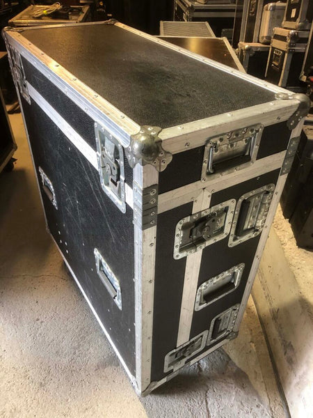Yamaha LS9-32 Digital Mixer Bundle with Case & Accessories
