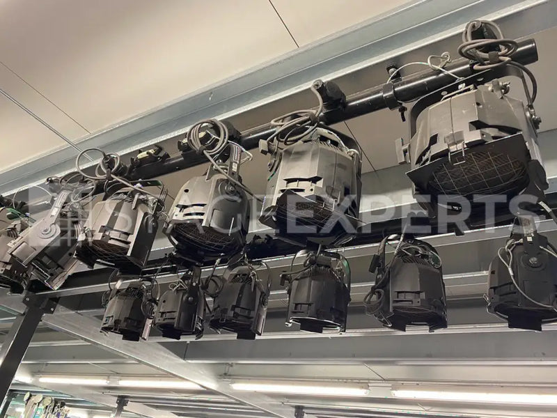 ETC Studio PAR CE – 12 Fixtures on 2x 6‑Way Bars