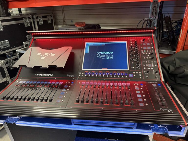 DiGiCo Q225 Pulse HMA Digital Mixer with Optocore & Waves