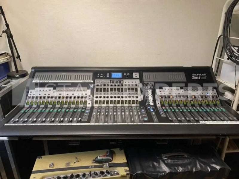 Soundcraft Si3 Digital Mixing Console with Flight Case – Used