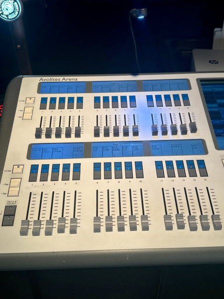 Avolites Arena Titan v17 Console Touring Pack with AVOKey