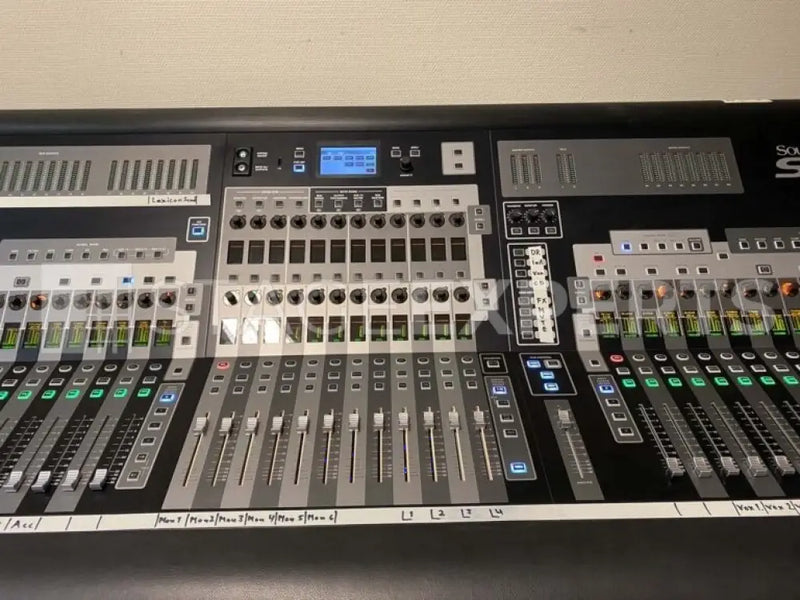 Soundcraft Si3 Digital Mixing Console with Flight Case – Used