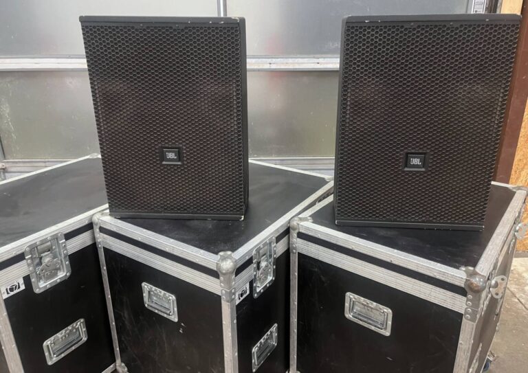 JBL VTX F15 Pair with Flightcase | Point Source Speakers