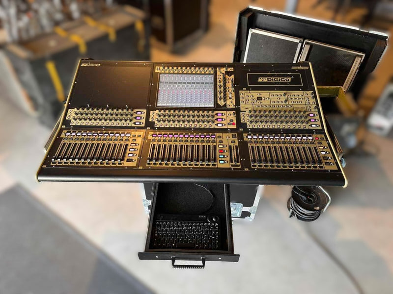 DiGiCo SD8 digital mixing console with MADI-Rack 48/24 pre-owned