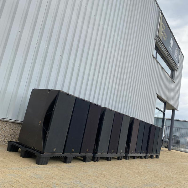 L-Acoustics KUDO (12) with 2x KBUMP line array package