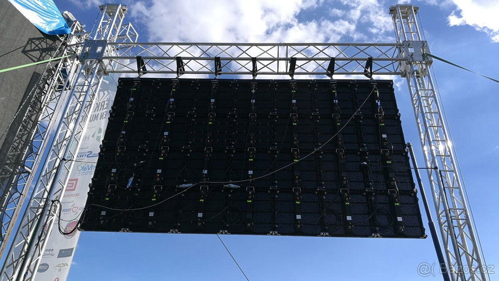 Kvant P6.6 Yellow Outdoor LED Panels – 30pcs with NovaStar
