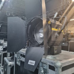 Desisti Leonardo LED 320 Fresnel 120W 5600K | Stage Experts