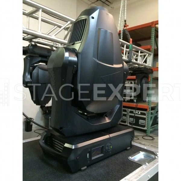 Martin MAC Quantum Profile pair – moving heads in case