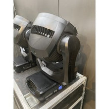Load image into Gallery viewer, Martin MAC Quantum Wash – 50x15W RGBW LED Moving Wash Fixture
