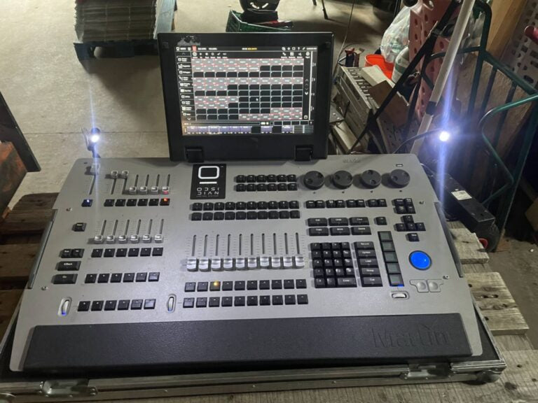 Martin M1 Lighting Console – Compact 4‑Universe Control