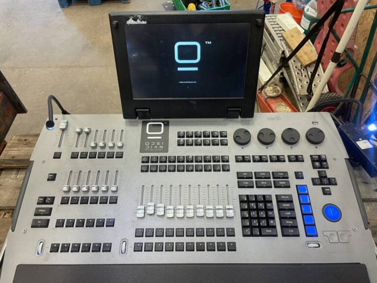 Martin M1 Lighting Console – Compact 4‑Universe Control