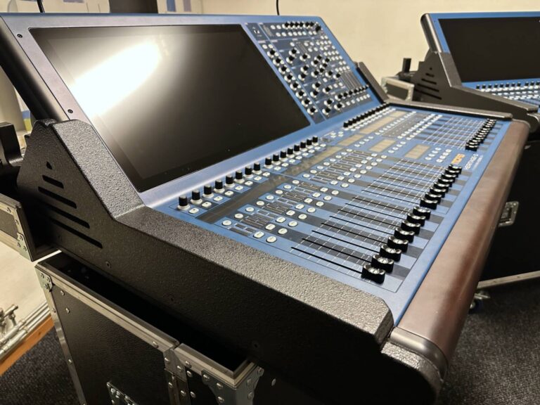 Midas HD96 Digital Console with Dante/MADI, Flight Case