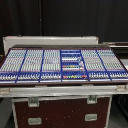 MIDAS Sienna 40 Console – 40‑channel Analogue Mixer for Live Use
