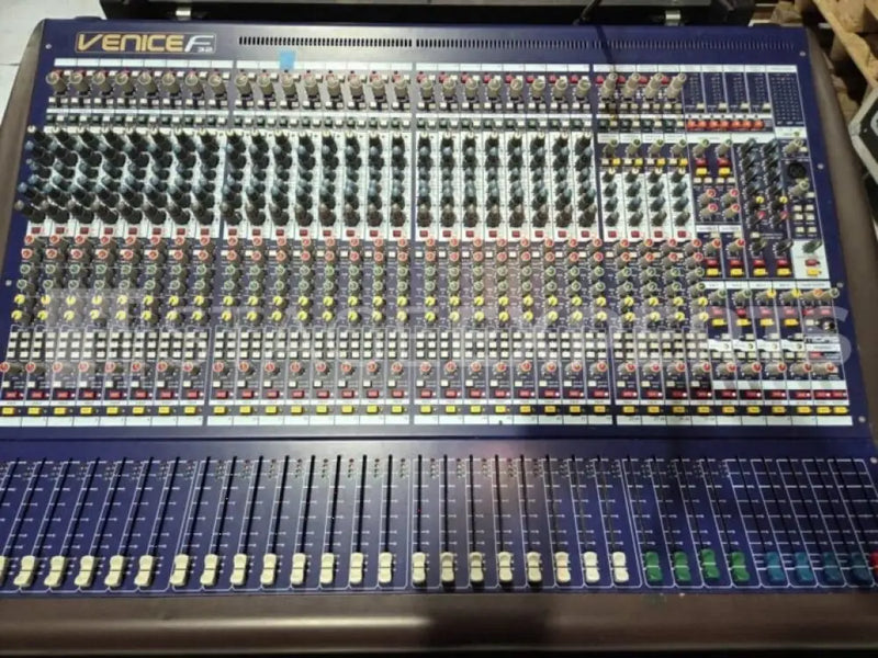 Midas Venice F32 Analogue Mixer with Multicore & Stagebox