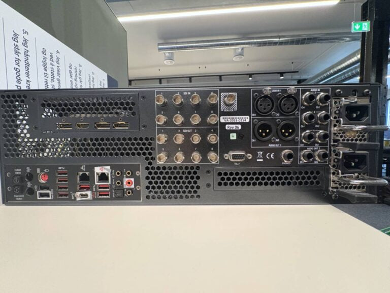 NewTek TriCaster Elite 2 with 2‑Stripe Control Panel Switcher