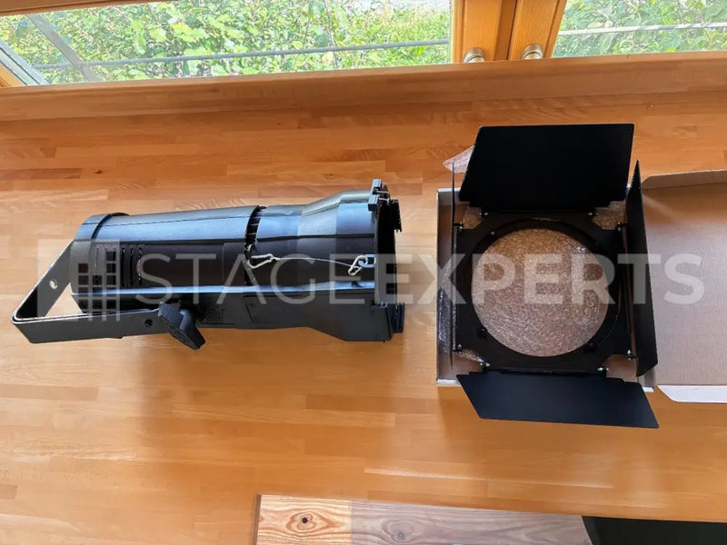 Robe ParFect 150 LED PAR – Compact Wash with Barndoor Included