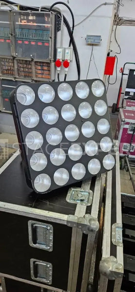 Eurolite LED PMC 25x10W COB RGB Matrix Blinder Set with Case