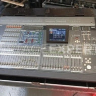 Yamaha PM5D-RH Digital Console - 64-Channel 96 kHz Mixer