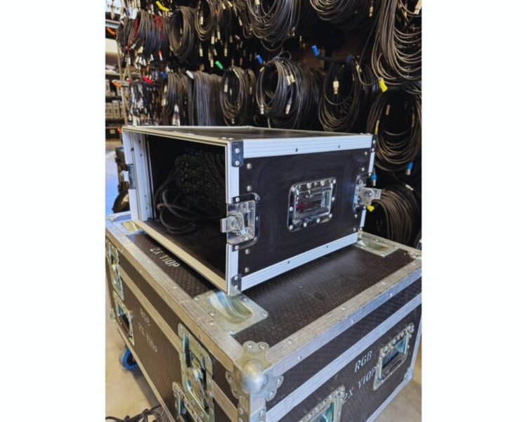 Lab Gruppen E 12:2 (4x) + Xilica XP-4080 Processor Rack