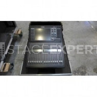 Yamaha QL1 Digital Mixing Console with Dante, 32ch
