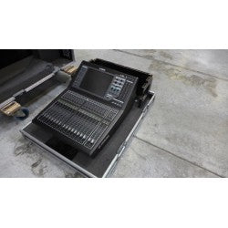 Yamaha QL1 Digital Mixing Console with Dante, 32ch