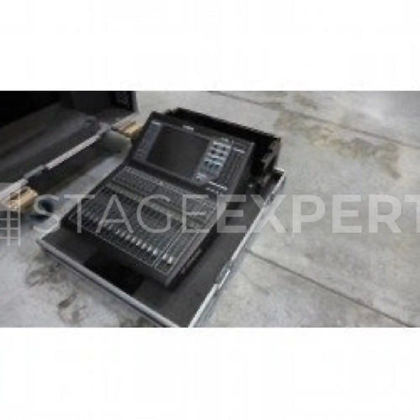 Yamaha QL1 Digital Mixing Console with Dante, 32ch