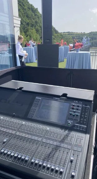 Yamaha QL5 Digital Mixer + RIO3224 Stagebox Bundle