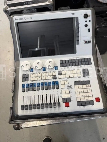 Avolites Quartz Lighting Console with AvoKey | Titan v18