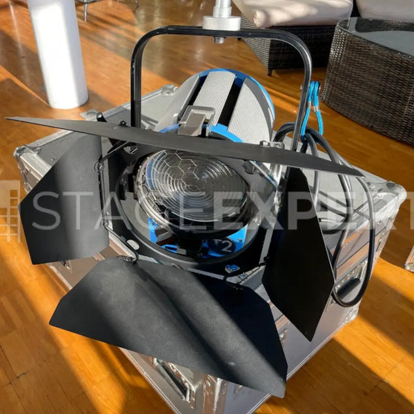 ARRI True Blue T2 2kW Fresnel Set with Barndoors & Case