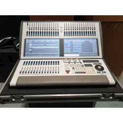 Avolites Sapphire Touch Console – Titan V7 Lighting Desk