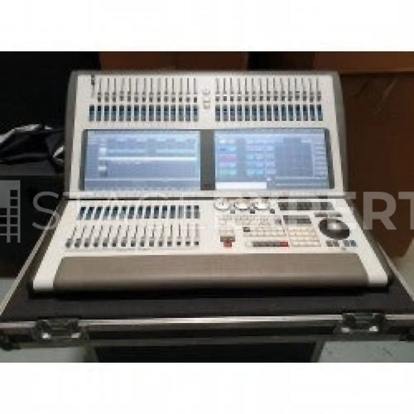 Avolites Sapphire Touch Console – Titan V7 Lighting Desk
