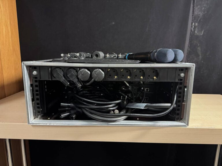 Sennheiser EM 2050 8‑Channel Wireless System | 2000 Series