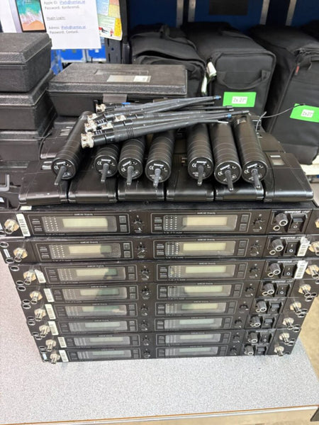 Shure U4 D‑MB Wireless Package, 8 Receivers, 23 Transmitters