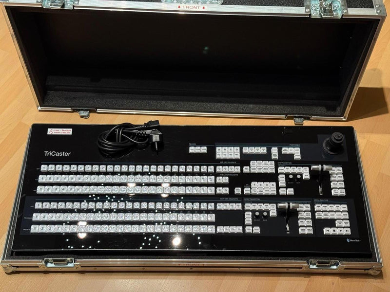 NewTek TriCaster TC1 with TC1LP Control Surface & Case