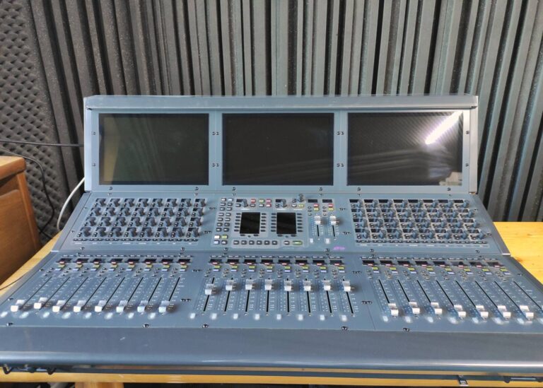 Avid VENUE S6L-24D-112 System, HDX-192 + Waves Servers