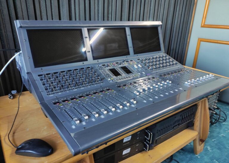 Avid VENUE S6L-24D-112 System, HDX-192 + Waves Servers