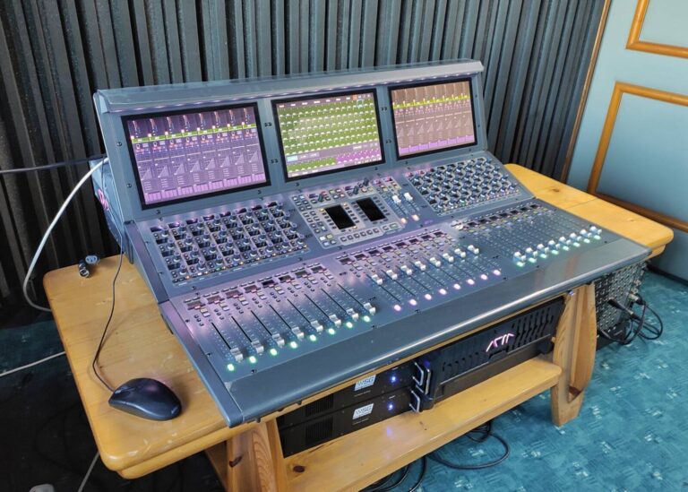 Avid VENUE S6L-24D-112 System, HDX-192 + Waves Servers