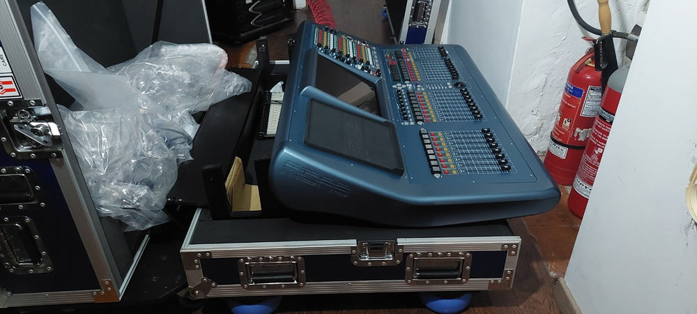 Midas PRO2 CC-TP Gen 3 Digital Mixing Console + DL251 Stagebox