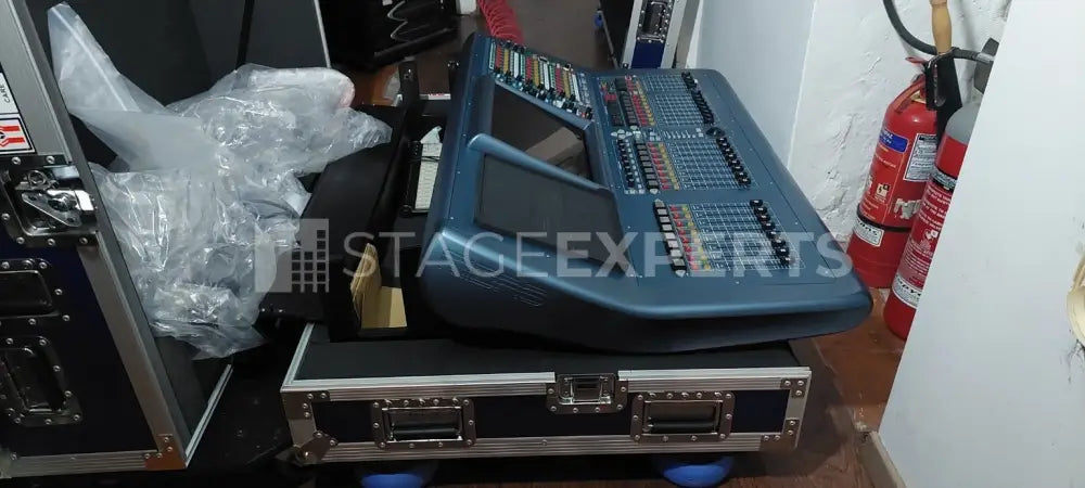 Midas PRO2 CC-TP Gen 3 Mixer + DL251 Stagebox Bundle