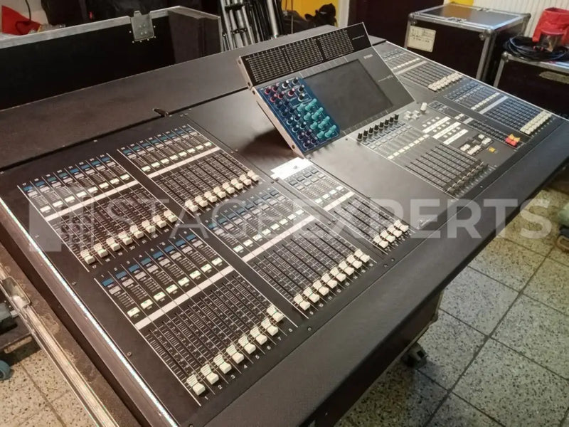 Yamaha M7CL-48ES + 3x SB168-ES Stageboxes Digital Mixer
