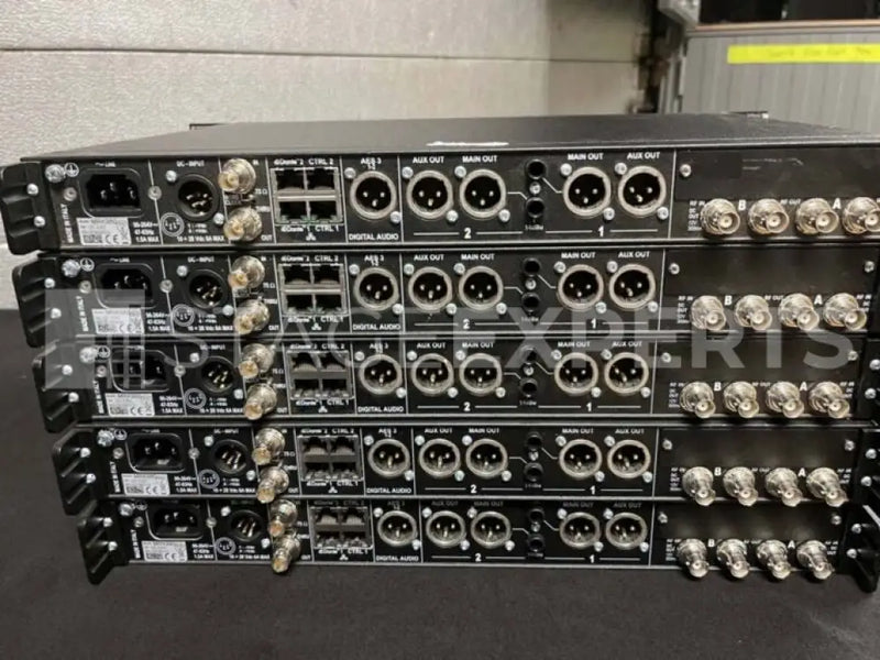 Wisycom MRK980/MTH410 10‑Channel Wireless Mic Package