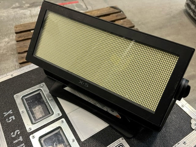 SGM X-5 LED Strobe (White) – 4-Unit Set with Flight Case