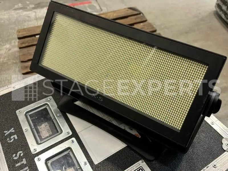 SGM X-5 LED Strobe (White) – 4-Unit Set with Flight Case