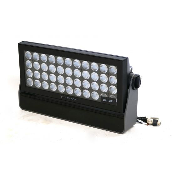 SGM P-5 W 43° White IP65 LED Flood – Used Pro Wash