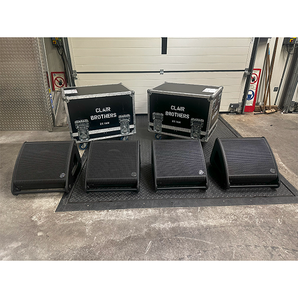 Clair Brothers 1AM Monitor Set – 4 Wedges + Flightcases