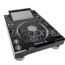 Load image into Gallery viewer, Pioneer CDJ-3000 Media Player with Flight Case – Pro DJ Deck
