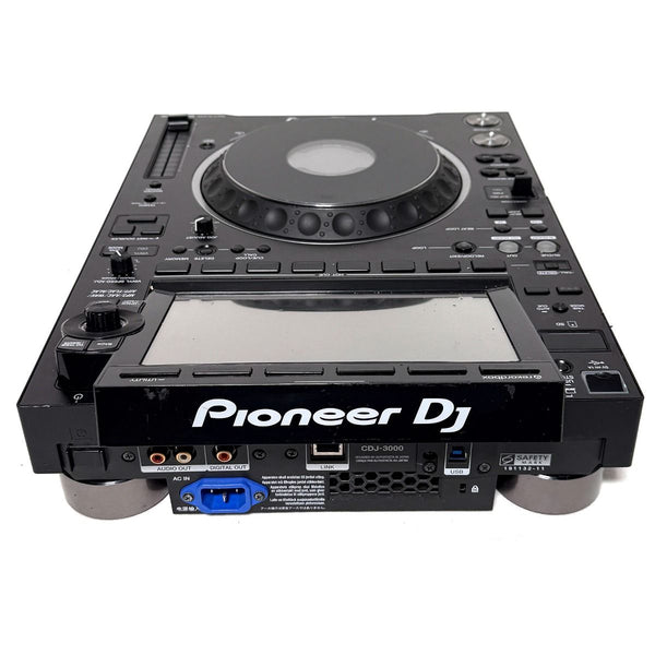 Pioneer CDJ-3000 Media Player with Flight Case – Pro DJ Deck